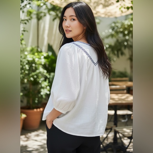 Velvet by Graham & Spencer white Top with Navy Embroidery - Picture 2 of 6